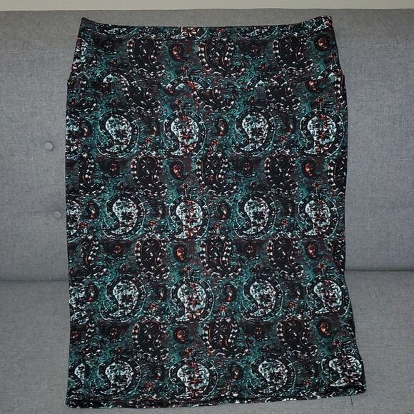 Lularoe skirt stretch abstract paisley pattern black green red festive - Picture 5 of 16